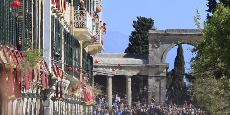 Προορισμοί κατάνυξης για Πάσχα στην Ελλάδα: Από την Πάτμο και τα Μετέωρα έως τα ζωντανά έθιμα της Κέρκυρας - ertnews.gr