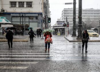Κακοκαιρία Erminio: Κλειστά σχολεία και ακυρώσεις δρομολογίων σε νησιά και Αττική