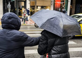 Καιρός: Βροχές, νεφώσεις και πτώση της θερμοκρασίας - Η πρόγνωση για την Κυριακή του Πάσχα - ertnews.gr