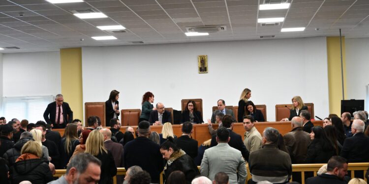 Σήμερα η δίκη για τα Τέμπη μετά τις αλλαγές στη δικαστική αίθουσα - ertnews.gr