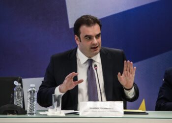 Πιερρακάκης: Το πλεόνασμα θα είναι πάνω από τον στόχο - Ο επιπλέον δημοσιονομικός χώρος θα επιστρέψει στους πολίτες
