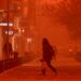 Απόκοσμες εικόνες σε Κρήτη και Κυκλάδες: «Πνίγηκαν» από την αφρικανική σκόνη - Προβλήματα σε πτήσεις και ακτοπλοϊκά δρομολόγια - ertnews.gr