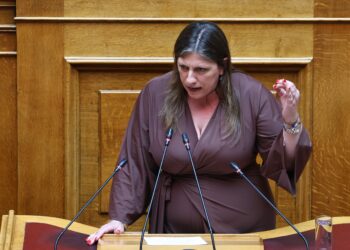 Κωνσταντοπούλου: Είμαι στο πλευρό των δικαστικών υπαλλήλων - Δεν μπορεί να τρέμουν για τη ζωή τους