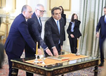 Live: Ορκίστηκαν τα νέα μέλη της κυβέρνησης Σχοινάς, Τουρνάς και Λαζαρίδης