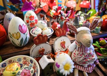 Αγόρασαν λιγότερα ξοδεύοντας τα ίδια οι καταναλωτές το φετινό Πάσχα - Η έξοδος τόνωσε τις τοπικές επιχειρήσεις