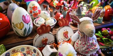 Αγόρασαν λιγότερα ξοδεύοντας τα ίδια οι καταναλωτές το φετινό Πάσχα - Η έξοδος τόνωσε τις τοπικές επιχειρήσεις