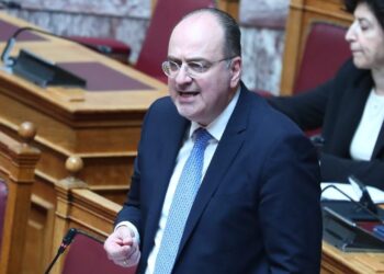 Καταιγισμός πυρών από ΠΑΣΟΚ και ΣΥΡΙΖΑ κατά της κυβέρνησης για Λαζαρίδη – «Τι γραμμάτια ξεπληρώνει ο Μητσοτάκης και τον καλύπτει;»