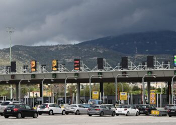 Μεγάλη έξοδος του Πάσχα: Πληρότητες 100% σε πλοία και ΚΤΕΛ - Αυξημένη κίνηση σε λιμάνια, σημειωτόν τα οχήματα στα διόδια - ertnews.gr