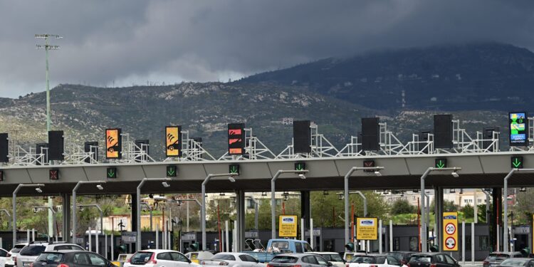 Μεγάλη έξοδος του Πάσχα: Πληρότητες 100% σε πλοία και ΚΤΕΛ - Αυξημένη κίνηση σε λιμάνια, σημειωτόν τα οχήματα στα διόδια - ertnews.gr