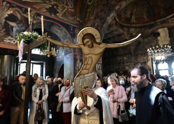 Μ. Παρασκευή: Ημέρα σιωπής και κατάνυξης - Ολοκληρώθηκαν οι τελετές Αποκαθήλωσης από άκρη σε άκρη της χώρας - ertnews.gr