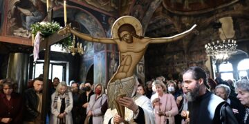 Μ. Παρασκευή: Ημέρα σιωπής και κατάνυξης - Ολοκληρώθηκαν οι τελετές Αποκαθήλωσης από άκρη σε άκρη της χώρας - ertnews.gr