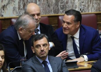 Σφοδρή πολιτική σύγκρουση στη Βουλή για την Ευρωπαϊκή Εισαγγελία – «Βάλτε λουρί στον Γεωργιάδη» είπε ο Βελόπουλος