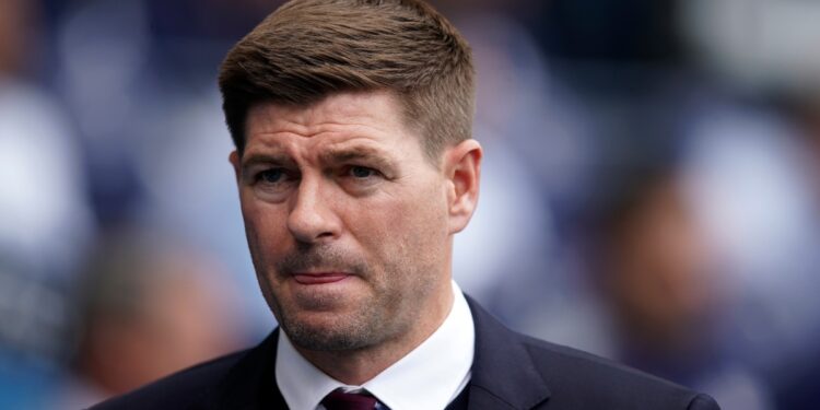 Κοιτάζει Τζέραρντ η Μπέρνλι - www.ertsports.gr