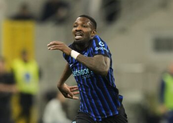 Η Ίντερ πήρε με ανατροπή την ματσάρα στο Κόμο και αγκάλιασε το πρωτάθλημα - www.ertsports.gr