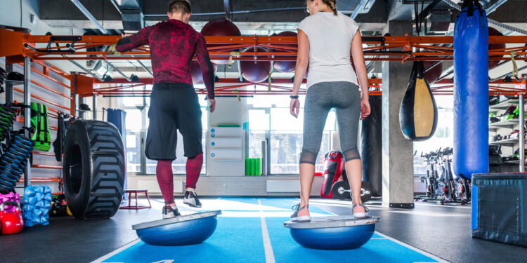 6 αντισυμβατικές ασκήσεις ισορροπίας που γυμνάζουν ταυτόχρονα και μυαλό και σώμα