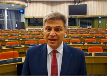 Συμπόρευση με το ΠΑΣΟΚ ανακοίνωσε ο Νικόλας Φαραντούρης