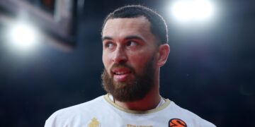 Τζέιμς: «Γνωριζόμαστε καλά με τον Ολυμπιακό, έχουμε τις πιθανότητές μας» - www.ertsports.gr