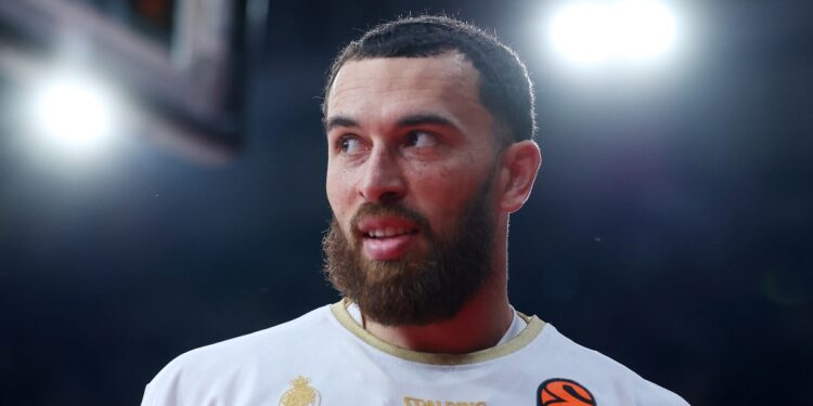 Τζέιμς: «Γνωριζόμαστε καλά με τον Ολυμπιακό, έχουμε τις πιθανότητές μας» - www.ertsports.gr