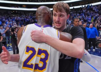 Ο ΛεΜπρόν Τζέιμς αποθέωσε τον Κούπερ Φλαγκ - www.ertsports.gr