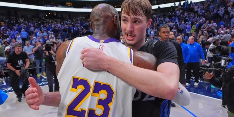 Ο ΛεΜπρόν Τζέιμς αποθέωσε τον Κούπερ Φλαγκ - www.ertsports.gr