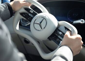 steer-by-wire Mercedes EQS