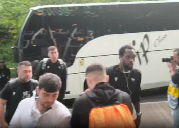 Η άφιξη του ΠΑΟΚ στη "Bilbao Arena" (video) - www.ertsports.gr
