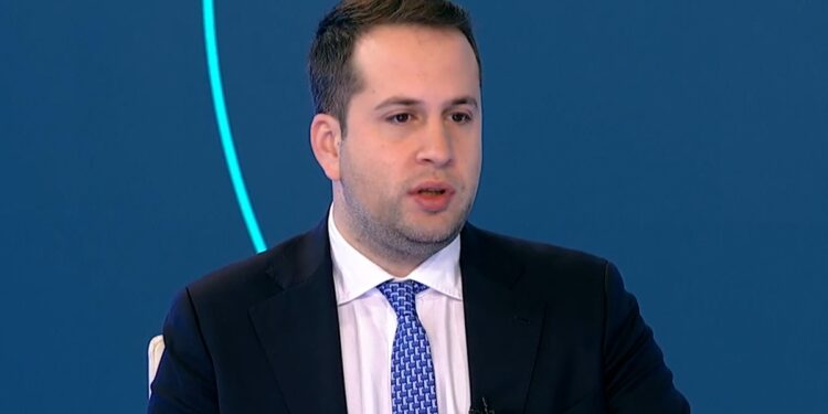 Ό. Τσάπαλος στο ΕΡΤnews Radio 105,8: Στις 5 το απόγευμα ανοίγει η πλατφόρμα για το fuel pass – Πριν το Πάσχα οι πρώτες πληρωμές