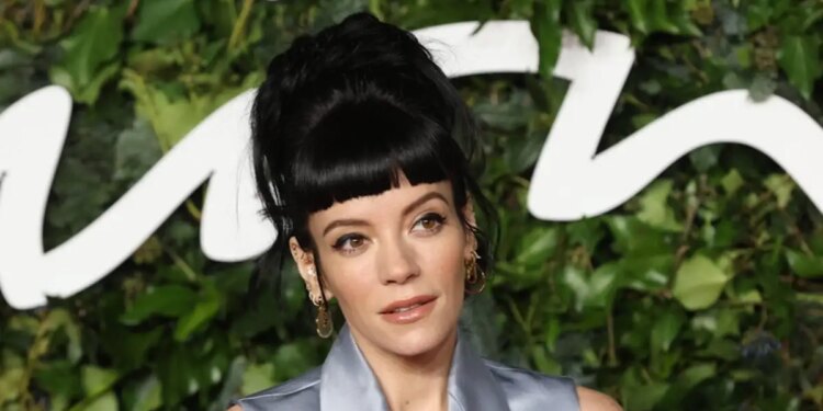 Λίλι Άλεν και Τζακ Γουάιτχολ στην κινηματογραφική μεταφορά του «Night And Day» της Βιρτζίνια Γουλφ