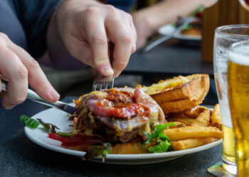 Υπερεπεξεργασμένα τρόφιμα: 3 λιγότερο γνωστοί κίνδυνοι για την υγεία σας που όμως δεν πρέπει να αγνοήσετε