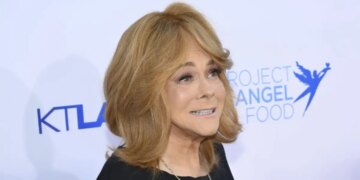 Η θρυλική ηθοποιός Αν Μάργκρετ στο νοσοκομείο μετά από σοβαρό ατύχημα στο σπίτι της