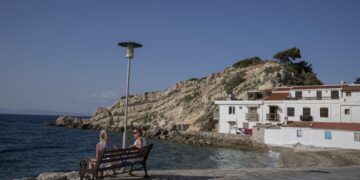 Νέα παράταση αιτήσεων για 300.000 επιταγές Kοινωνικού Tουρισμού της ΔΥΠΑ - Ποια η διαδικασία