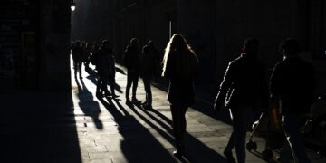 Κατάθλιψη: Τι «σκοτεινό» μπορεί να αποκαλύψει ο τρόπος που περπατάμε για την υγεία μας