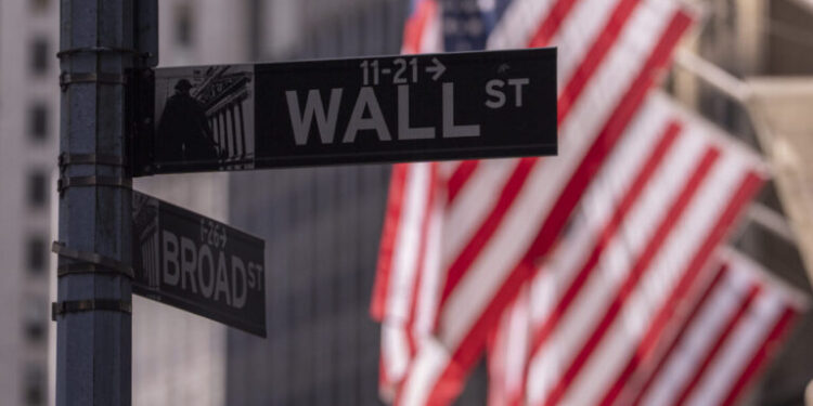 Πτωτικό κλείσιμο στη Wall Street εν μέσω γεωπολιτικής αβεβαιότητας στη Μέση Ανατολή