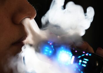 Π. Μπεχράκης στο ΕΡΤnews: Μέτρα προστασίας από την αφρικανική σκόνη – Οι κίνδυνοι του εθισμού από μικρή ηλικία στο άτμισμα