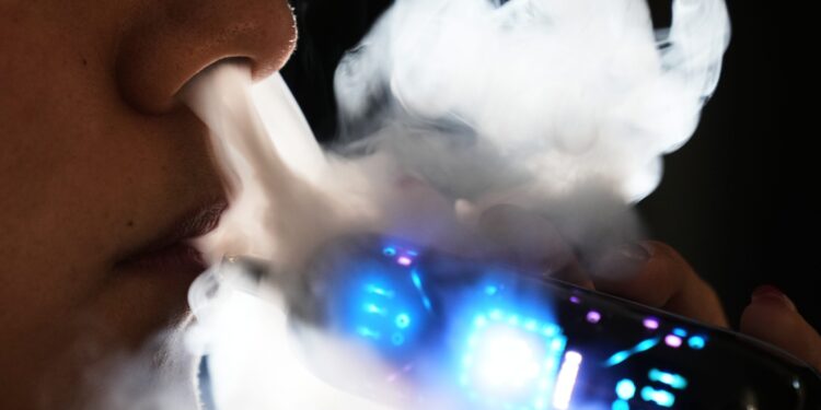 Π. Μπεχράκης στο ΕΡΤnews: Μέτρα προστασίας από την αφρικανική σκόνη – Οι κίνδυνοι του εθισμού από μικρή ηλικία στο άτμισμα