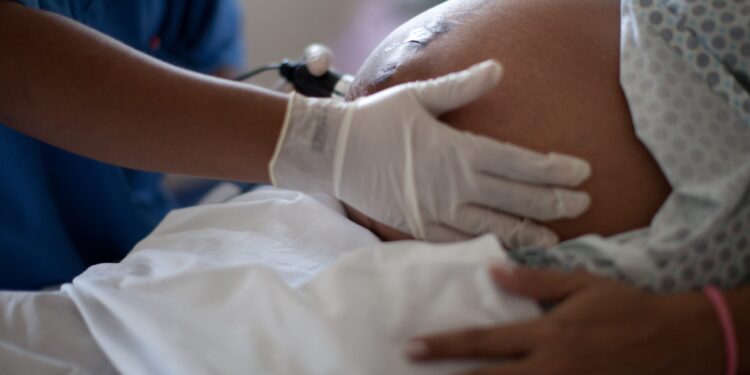 Το χημικό πρόσθετο που συνδέεται με χιλιάδες θανάτους νεογέννητων και εκατομμύρια πρόωρες γεννήσεις παγκοσμίως