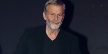 «Όταν κοιτάζομαι στον καθρέφτη βλέπω έναν γέρο»