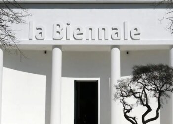Παραιτήθηκε η κριτική επιτροπή της Μπιενάλε της Βενετίας μετά την απόφαση να μην απονεμηθούν βραβεία σε Ρώσους και Ισραηλινούς καλλιτέχνες