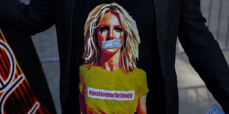 H Μπρίτνεϊ Σπίαρς εισήχθη σε κέντρο απεξάρτησης - Στο πλευρό της οι δύο γιοι της Σον Πρέστον και Τζέιντεν Τζέιμς