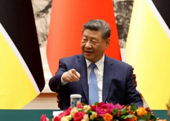 Η Κίνα ζητάει για πρώτη φορά το άνοιγμα των Στενών του Ορμούζ 