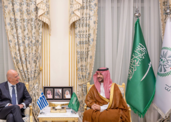 Στη Σαουδική Αραβία ο Ν. Δένδιας – Επίσκεψη στην ελληνική δύναμη που σταθμεύει εκεί και συνάντηση με τον Υπουργό Άμυνας της χώρας