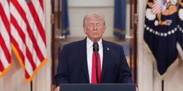 Αν ο Τραμπ «συνεχίσει να αψηφά τις Συνθήκες της Γενεύης, κινδυνεύει με κατηγορίες για εγκλήματα πολέμου» - Τι λένε ειδικοί