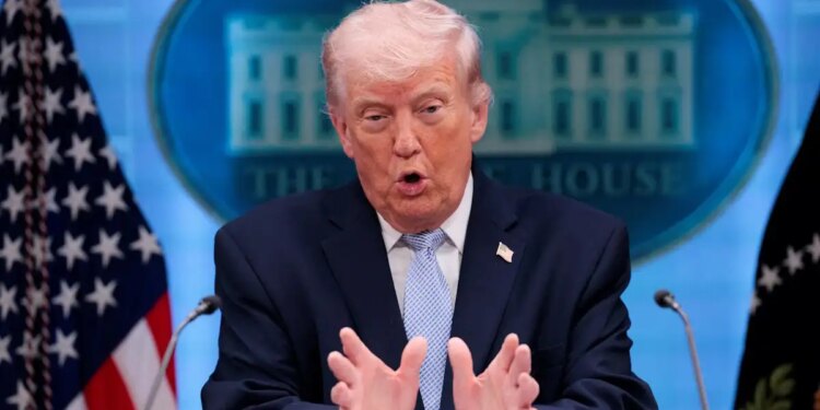 Τραμπ για Ιράν: «Αν θέλουμε, το καταστρέφουμε μέσα σε 4 ώρες» - Το «όχι» της Τεχεράνης σε εκεχειρία και η «εμφάνιση» Χαμενεΐ