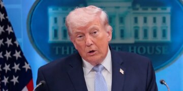 Πώς ο Τραμπ πέρασε μέσα σε 24 ώρες από το να απειλεί με εξόντωση το Ιράν στο να συμφωνήσει σε εκεχειρία 2 εβδομάδων