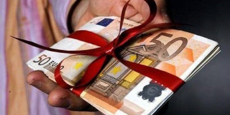 Δώρο Πάσχα: Έως Μεγάλη Τετάρτη η καταβολή στον ιδιωτικό τομέα – Τι ισχύει για εργαζόμενους και εργοδότες