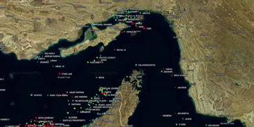 Πέρασαν τα πρώτα πλοία από τα Στενά του Ορμούζ, αλλά οι αγορές παραμένουν σε επιφυλακή