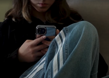 Παπαστεργίου στο ΕΡΤnews για την απαγόρευση χρήσης των social media σε παιδιά: Υψηλά πρόστιμα στις πλατφόρμες που δεν θα συμμορφωθούν