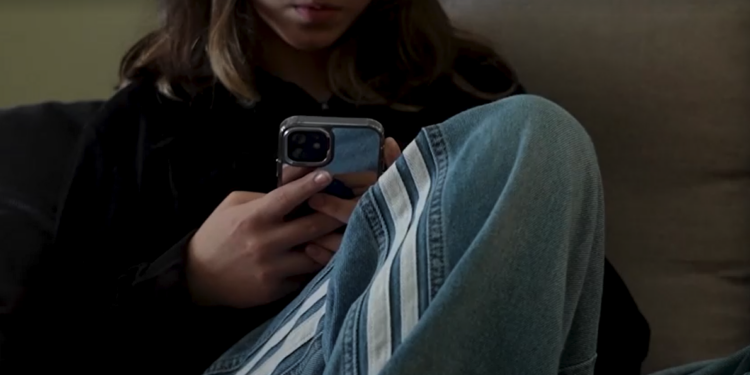 Παπαστεργίου στο ΕΡΤnews για την απαγόρευση χρήσης των social media σε παιδιά: Υψηλά πρόστιμα στις πλατφόρμες που δεν θα συμμορφωθούν