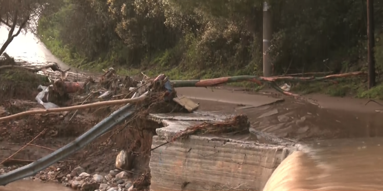 Πικέρμι: Προβλήματα, κλειστοί δρόμοι και υπερχείλιση του ρέματος Βάρδα από την κακοκαιρία «Erminio»