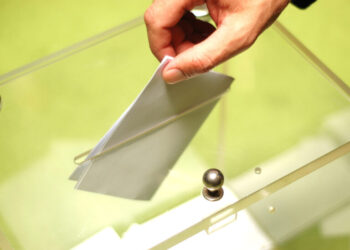 Προβάδισμα ΝΔ σύμφωνα με νέα δημοσκόπηση